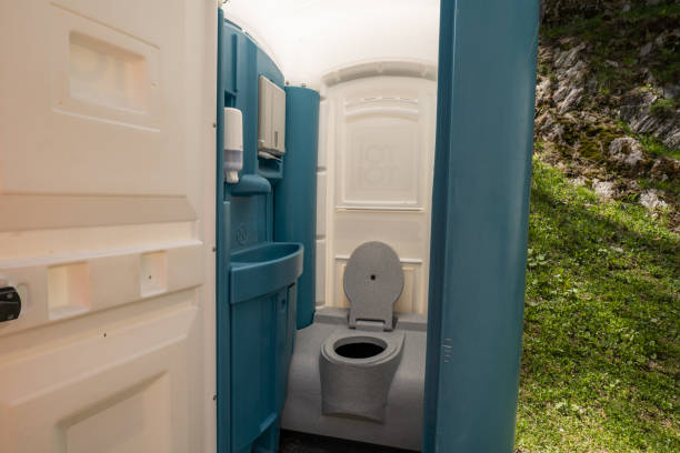 Portable Toilet Options We Offer in La Crescenta Montrose, CA