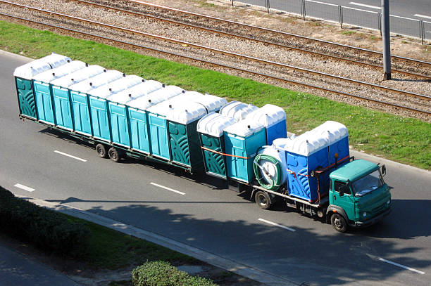 Porta potty delivery and setup in La Crescenta Montrose, CA